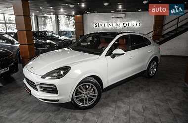 Внедорожник / Кроссовер Porsche Cayenne Coupe 2021 в 