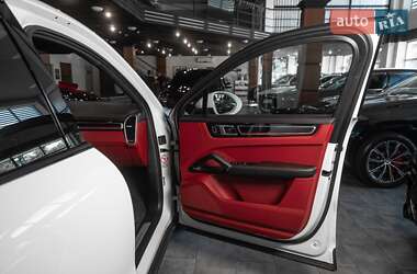 Внедорожник / Кроссовер Porsche Cayenne Coupe 2021 в 