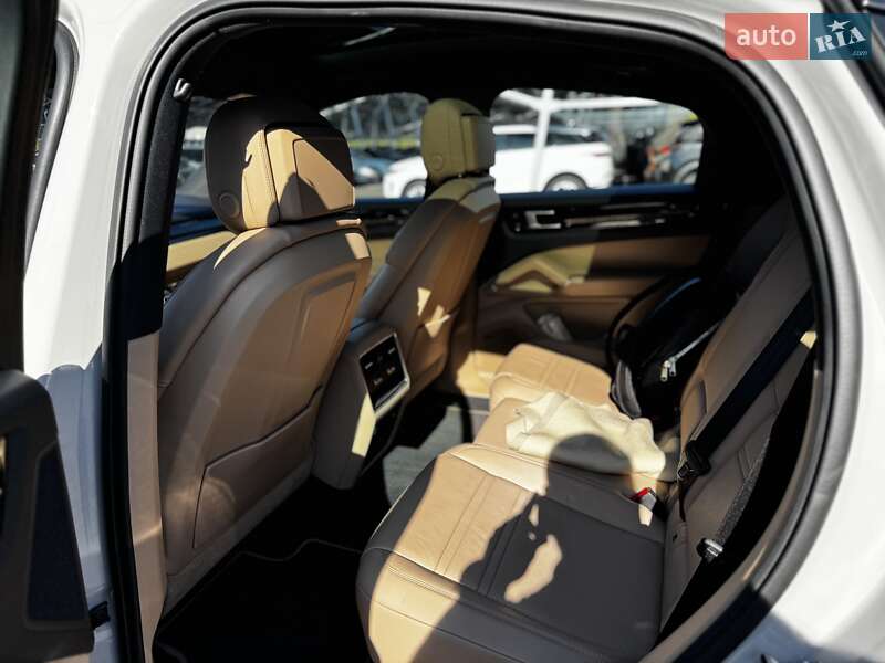Внедорожник / Кроссовер Porsche Cayenne Coupe 2021 в Киеве