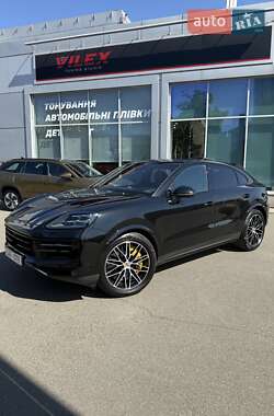 Позашляховик / Кросовер Porsche Cayenne Coupe 2024 в 