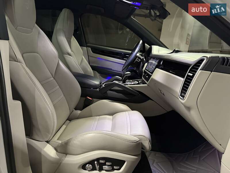 Внедорожник / Кроссовер Porsche Cayenne Coupe 2019 в Киеве