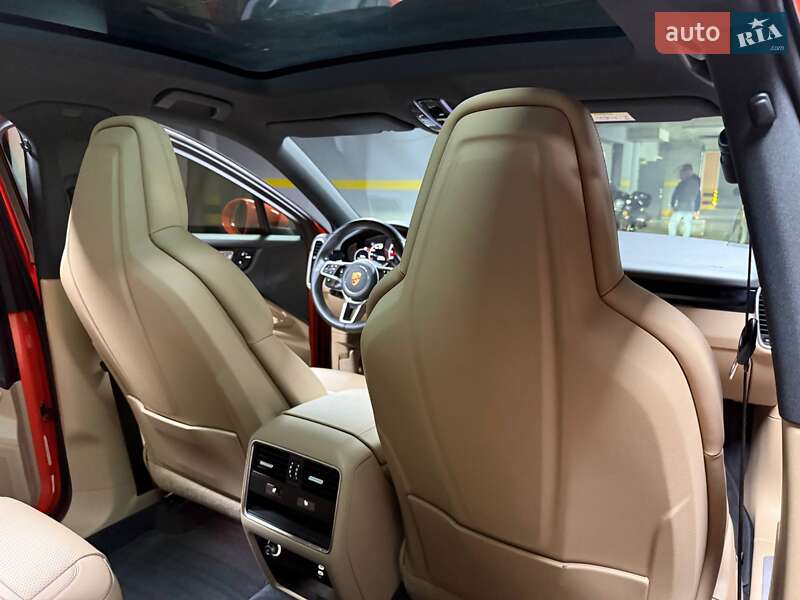 Позашляховик / Кросовер Porsche Cayenne Coupe 2020 в Києві