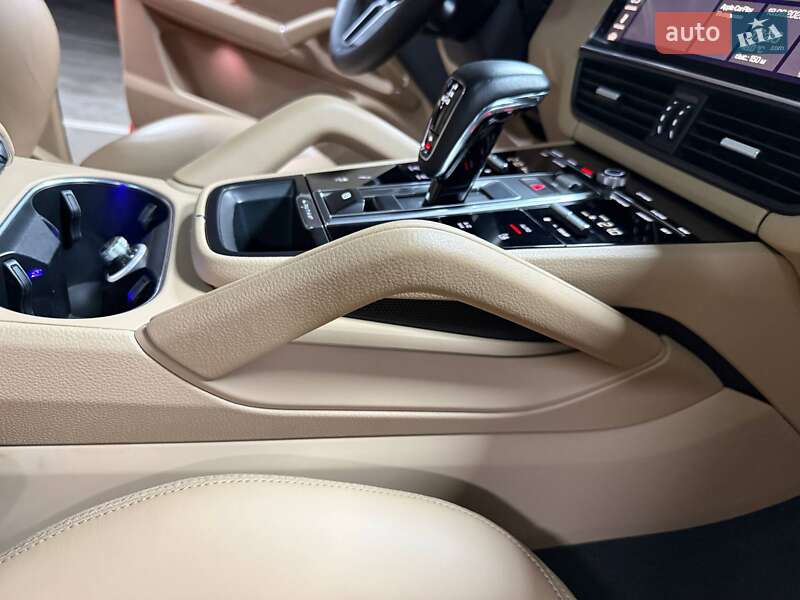 Позашляховик / Кросовер Porsche Cayenne Coupe 2020 в Києві