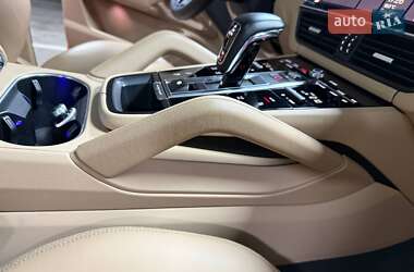 Внедорожник / Кроссовер Porsche Cayenne Coupe 2020 в 