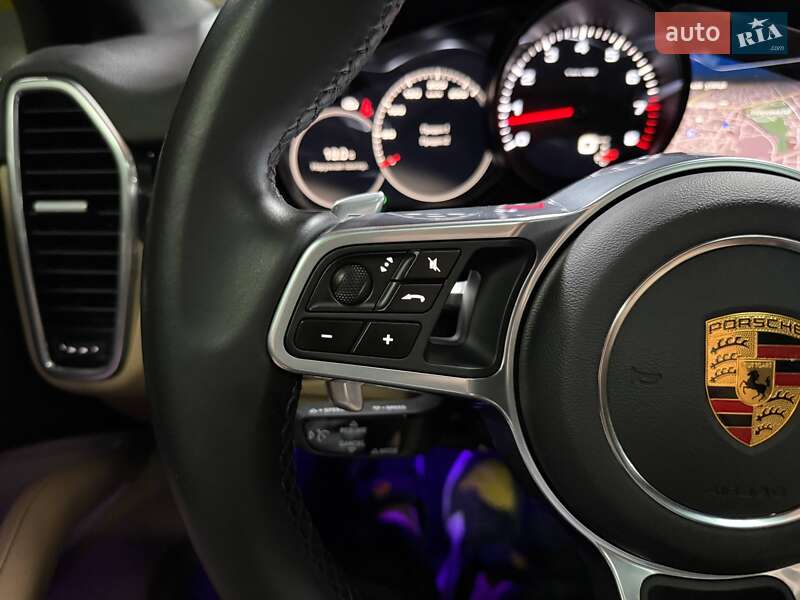 Позашляховик / Кросовер Porsche Cayenne Coupe 2020 в Києві