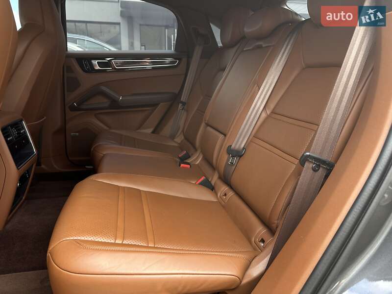 Внедорожник / Кроссовер Porsche Cayenne Coupe 2020 в Мукачево