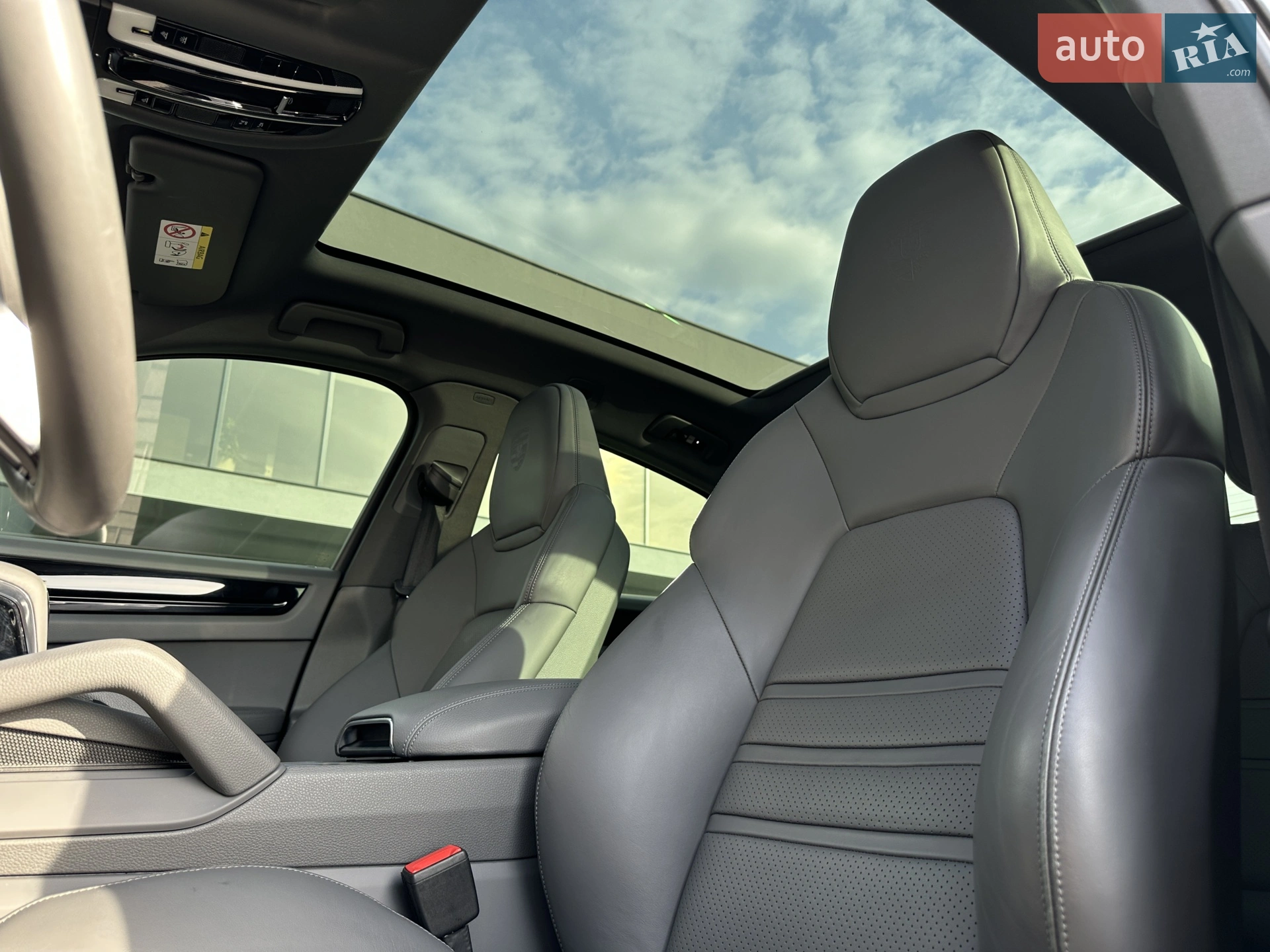 2020 Porsche Cayenne Coupe - мініатюра 31
