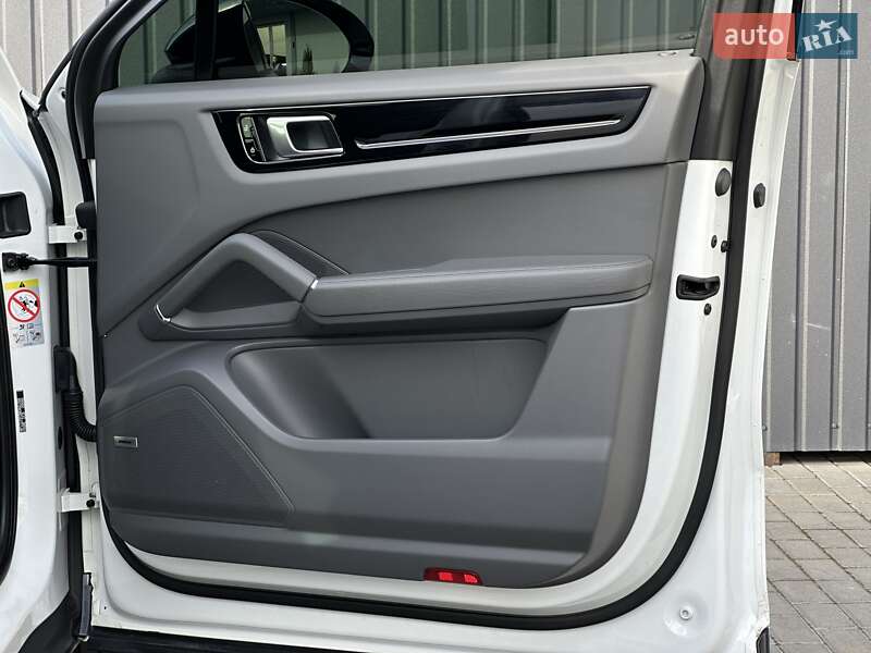 Позашляховик / Кросовер Porsche Cayenne Coupe 2020 в Мукачевому фото 43 Позашляховик / Кросовер Porsche Cayenne Coupe 2020 в Мукачевому