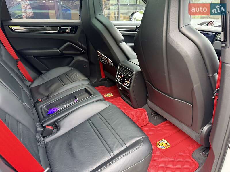 Позашляховик / Кросовер Porsche Cayenne Coupe 2019 в Львові фото 24 Позашляховик / Кросовер Porsche Cayenne Coupe 2019 в Львові