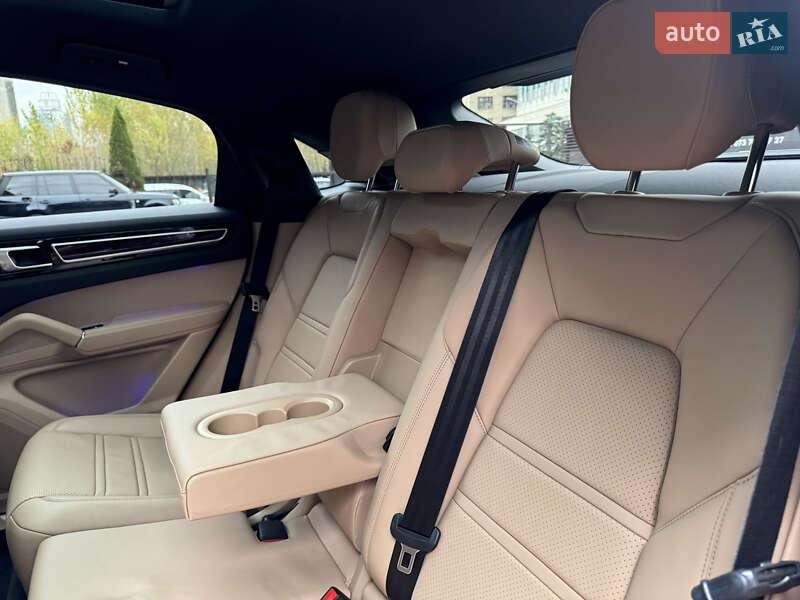 Позашляховик / Кросовер Porsche Cayenne Coupe 2019 в Києві