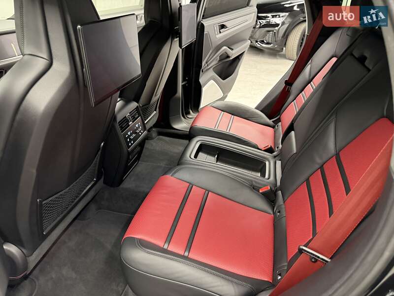 Позашляховик / Кросовер Porsche Cayenne Coupe 2024 в Києві фото 42 Позашляховик / Кросовер Porsche Cayenne Coupe 2024 в Києві