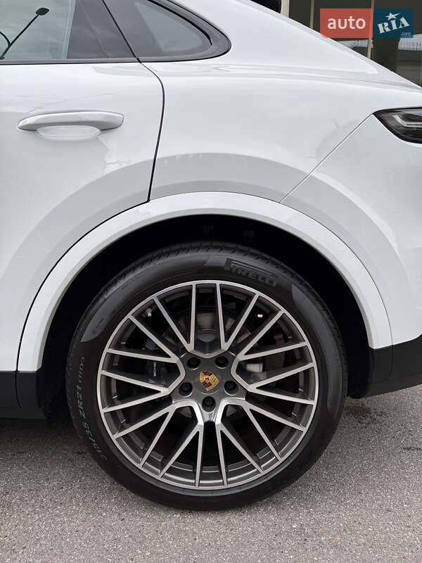 Внедорожник / Кроссовер Porsche Cayenne Coupe 2020 в Киеве