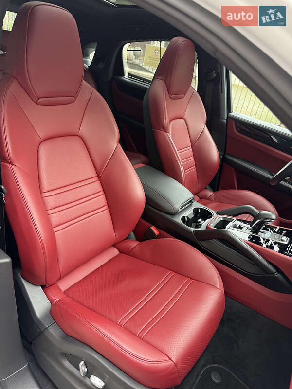 Внедорожник / Кроссовер Porsche Cayenne Coupe 2020 в Киеве