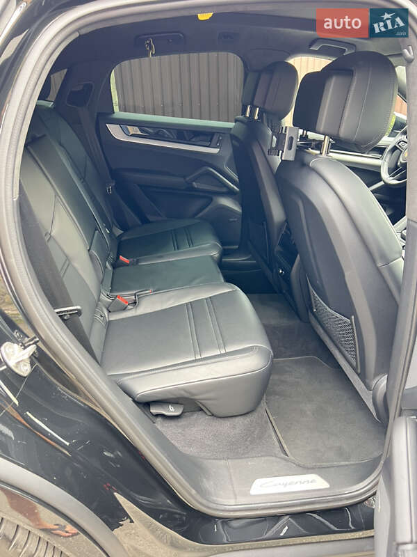 Позашляховик / Кросовер Porsche Cayenne Coupe 2023 в Києві фото 39 Позашляховик / Кросовер Porsche Cayenne Coupe 2023 в Києві