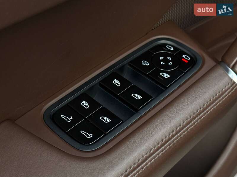 Позашляховик / Кросовер Porsche Cayenne Coupe 2019 в Києві