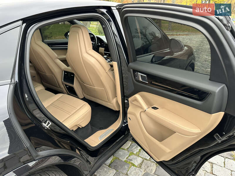 Позашляховик / Кросовер Porsche Cayenne Coupe 2021 в Києві