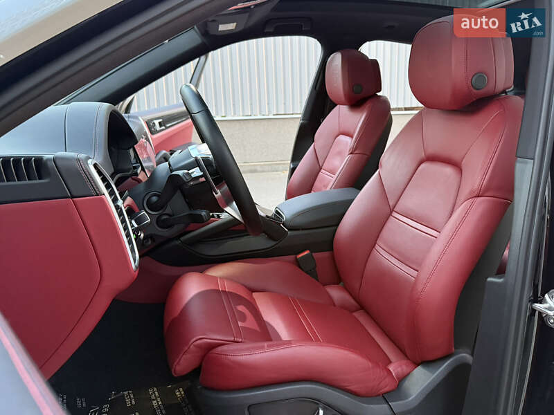 Внедорожник / Кроссовер Porsche Cayenne Coupe 2019 в Киеве фото 40 Внедорожник / Кроссовер Porsche Cayenne Coupe 2019 в Киеве