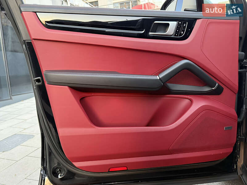 Внедорожник / Кроссовер Porsche Cayenne Coupe 2019 в Киеве фото 54 Внедорожник / Кроссовер Porsche Cayenne Coupe 2019 в Киеве