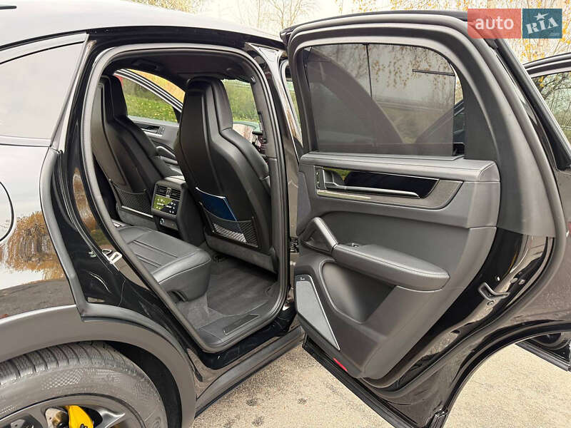 Внедорожник / Кроссовер Porsche Cayenne Coupe 2023 в Киеве фото 84 Внедорожник / Кроссовер Porsche Cayenne Coupe 2023 в Киеве