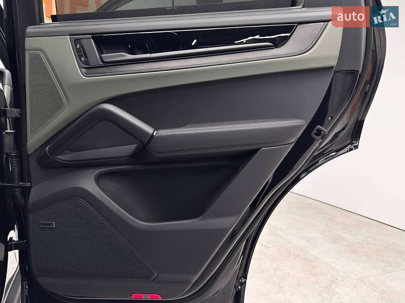 Внедорожник / Кроссовер Porsche Cayenne Coupe 2025 в Киеве