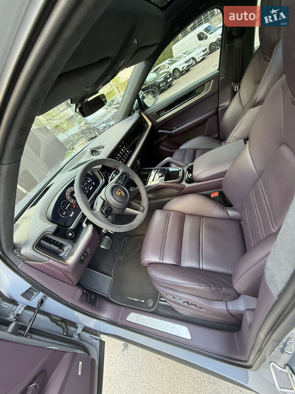 Позашляховик / Кросовер Porsche Cayenne Coupe 2023 в Києві фото 12 Позашляховик / Кросовер Porsche Cayenne Coupe 2023 в Києві