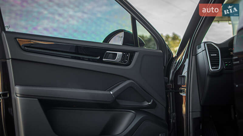 Позашляховик / Кросовер Porsche Cayenne Coupe 2019 в Чернівцях