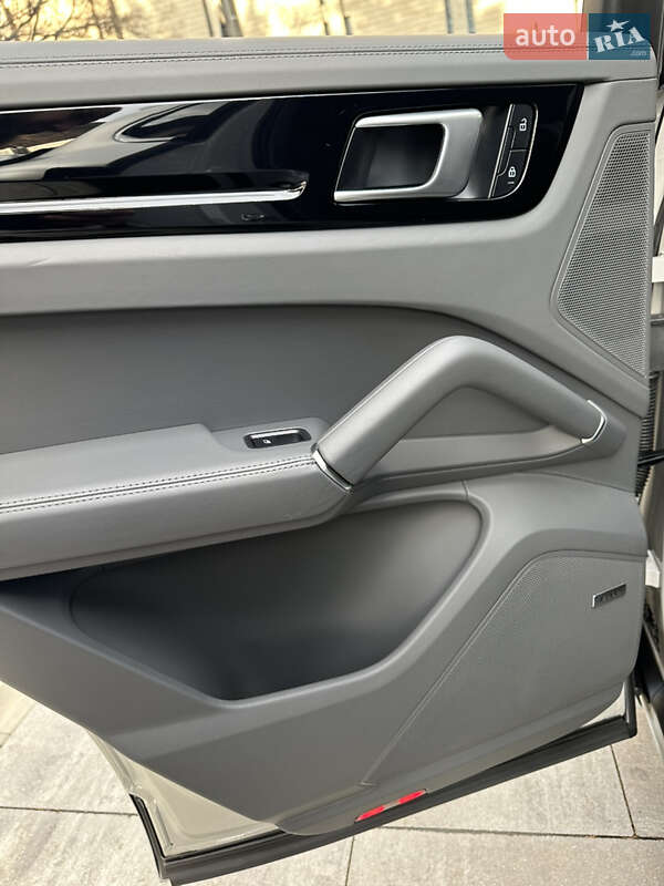 Позашляховик / Кросовер Porsche Cayenne Coupe 2022 в Києві