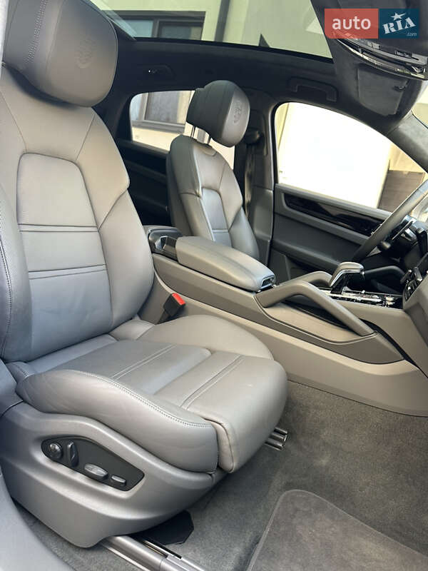 Позашляховик / Кросовер Porsche Cayenne Coupe 2022 в Києві