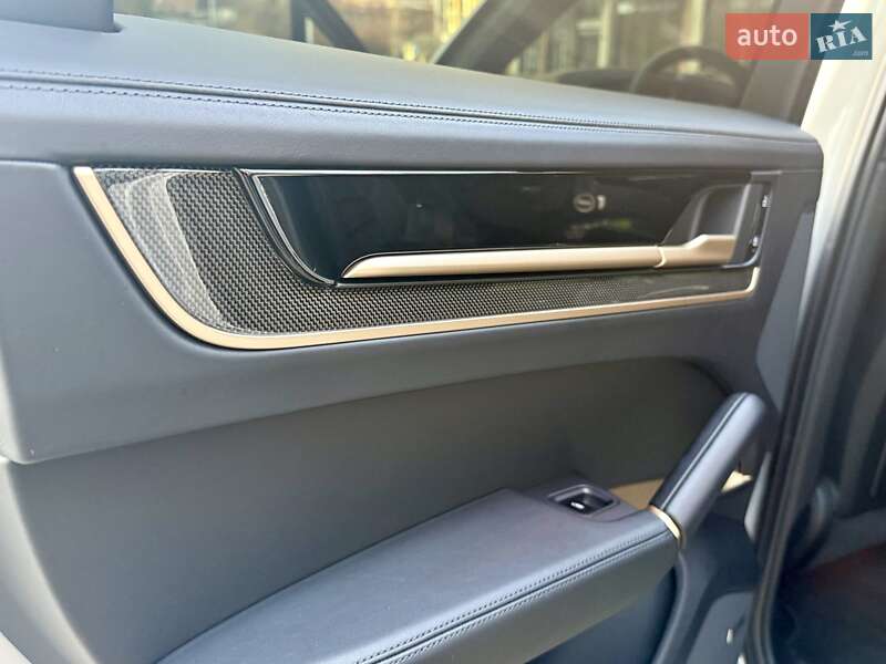 Позашляховик / Кросовер Porsche Cayenne Coupe 2024 в Києві фото 44 Позашляховик / Кросовер Porsche Cayenne Coupe 2024 в Києві