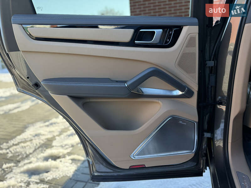 Внедорожник / Кроссовер Porsche Cayenne Coupe 2021 в Львове фото 64 Внедорожник / Кроссовер Porsche Cayenne Coupe 2021 в Львове