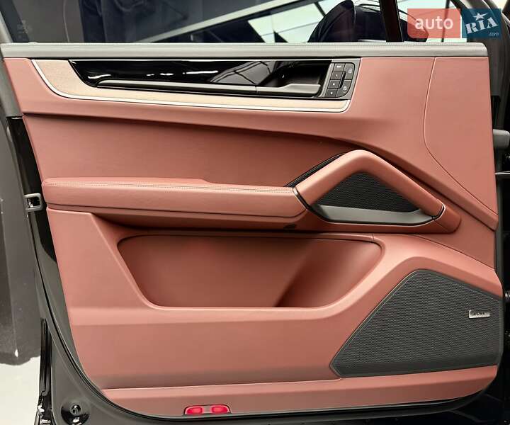 Внедорожник / Кроссовер Porsche Cayenne Coupe 2025 в Киеве фото 25 Внедорожник / Кроссовер Porsche Cayenne Coupe 2025 в Киеве