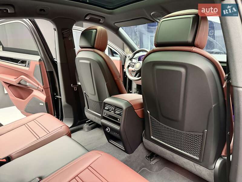 Внедорожник / Кроссовер Porsche Cayenne Coupe 2025 в Киеве фото 51 Внедорожник / Кроссовер Porsche Cayenne Coupe 2025 в Киеве