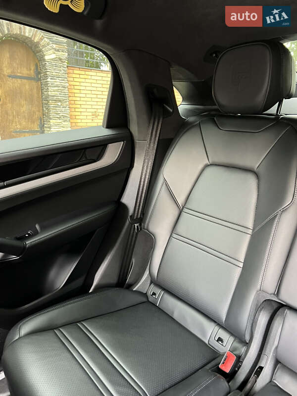 Внедорожник / Кроссовер Porsche Cayenne Coupe 2023 в Киеве фото 35 Внедорожник / Кроссовер Porsche Cayenne Coupe 2023 в Киеве