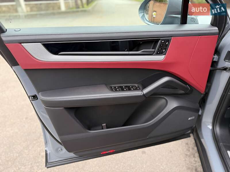 Внедорожник / Кроссовер Porsche Cayenne Coupe 2024 в Киеве фото 45 Внедорожник / Кроссовер Porsche Cayenne Coupe 2024 в Киеве