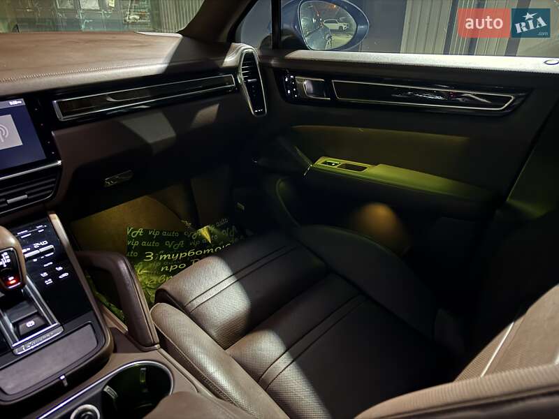 Внедорожник / Кроссовер Porsche Cayenne Coupe 2020 в Тернополе