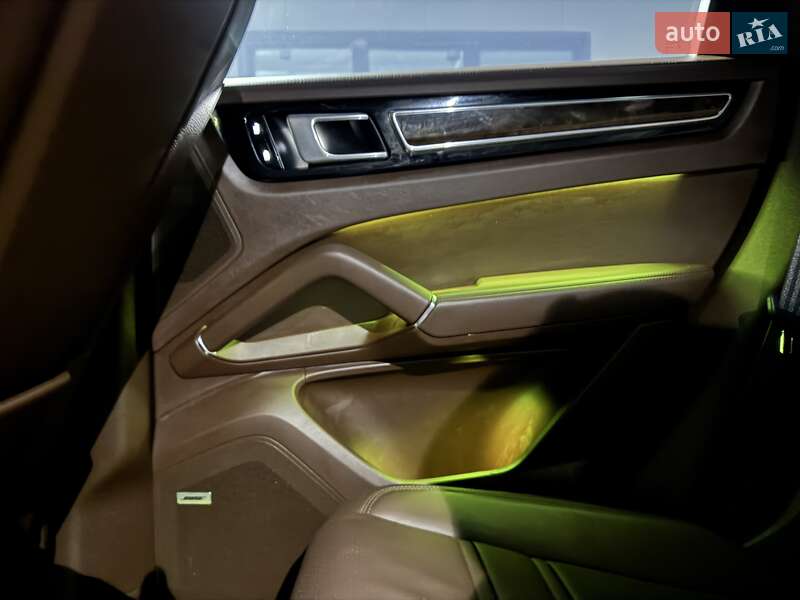 Внедорожник / Кроссовер Porsche Cayenne Coupe 2020 в Тернополе