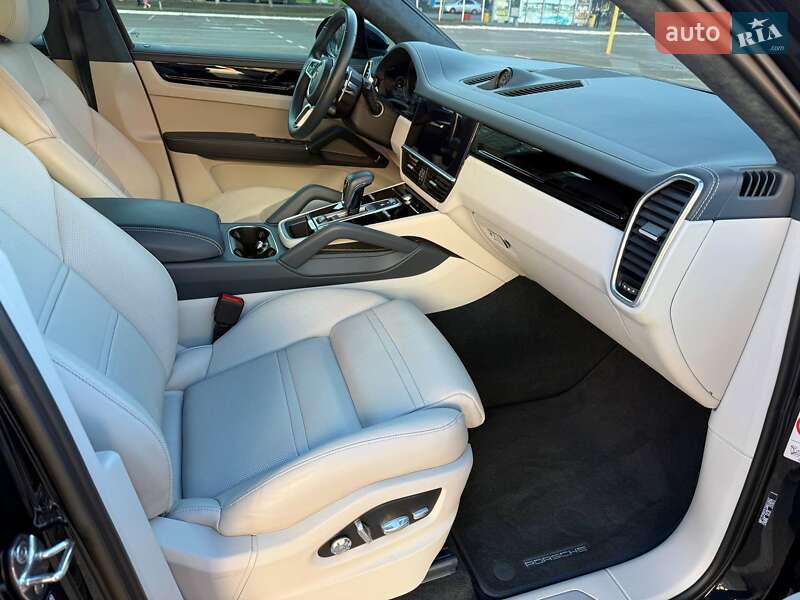 Внедорожник / Кроссовер Porsche Cayenne Coupe 2020 в Киеве