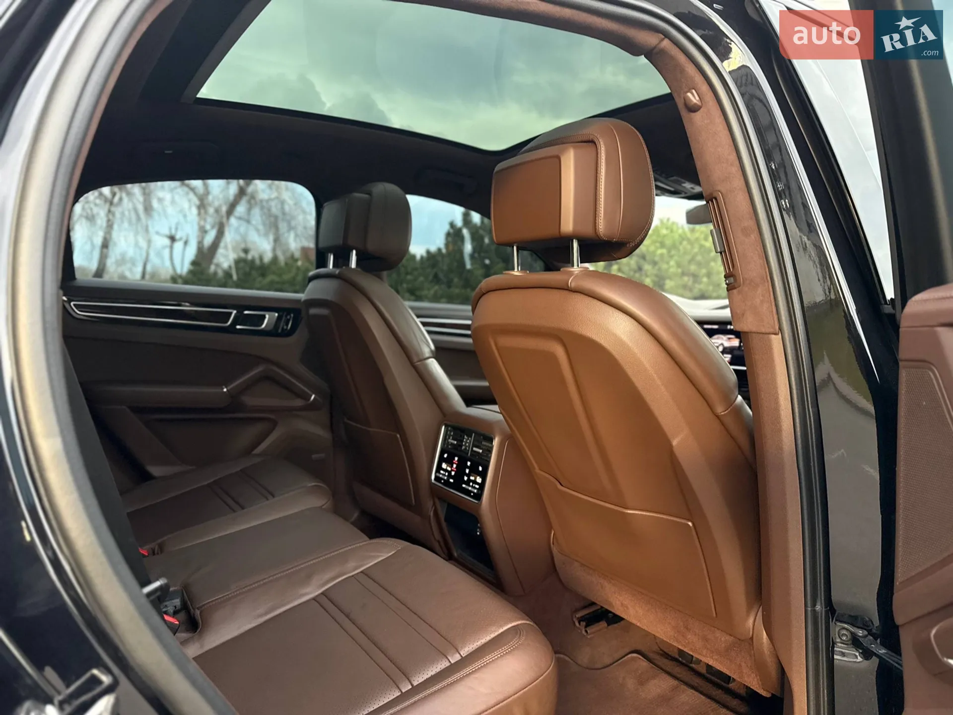 2021 Porsche Cayenne Coupe - мініатюра 20