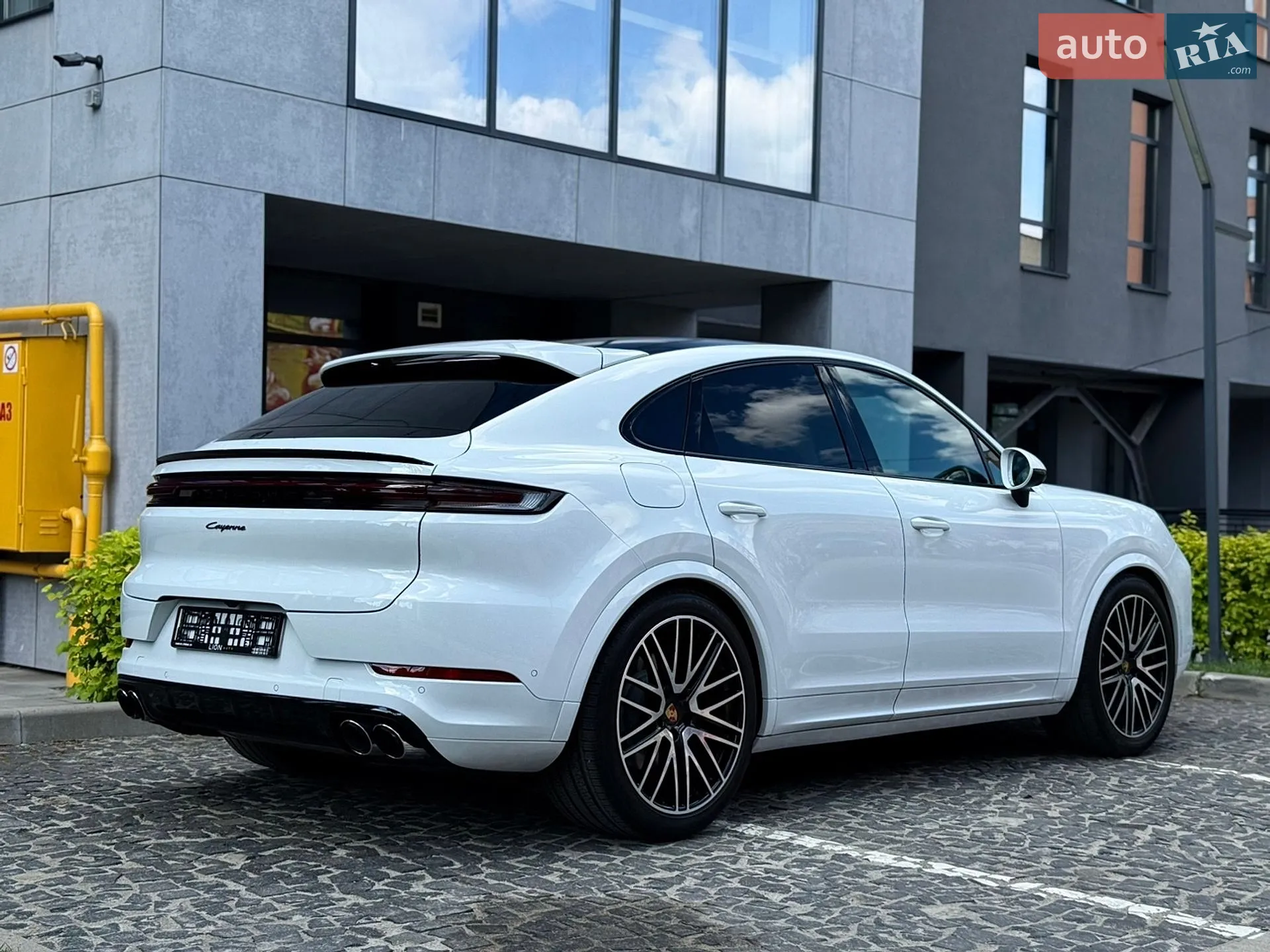 2024 Porsche Cayenne Coupe - мініатюра 12