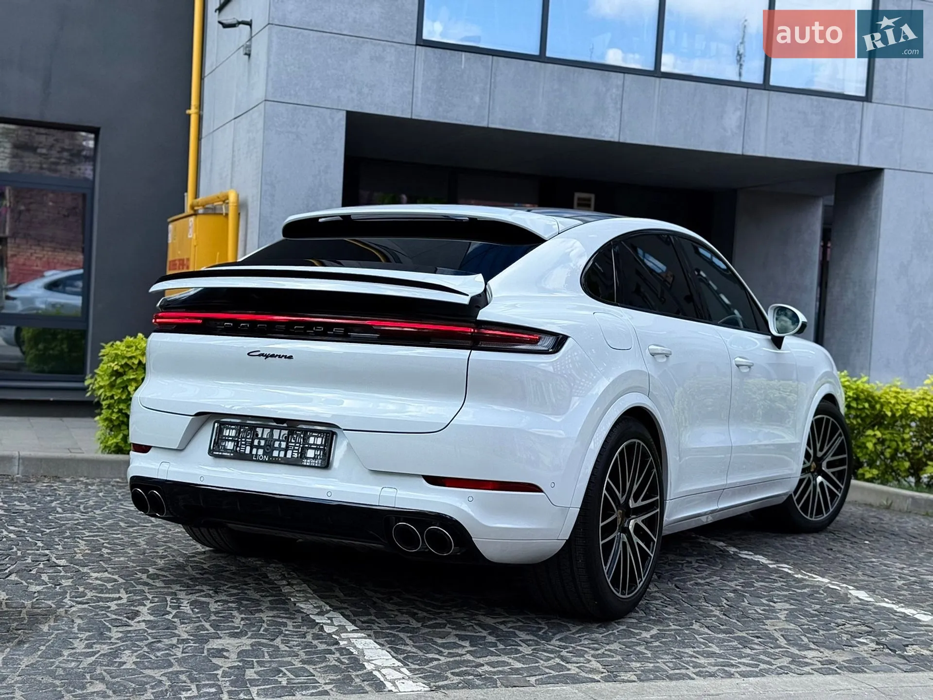 2024 Porsche Cayenne Coupe - мініатюра 16