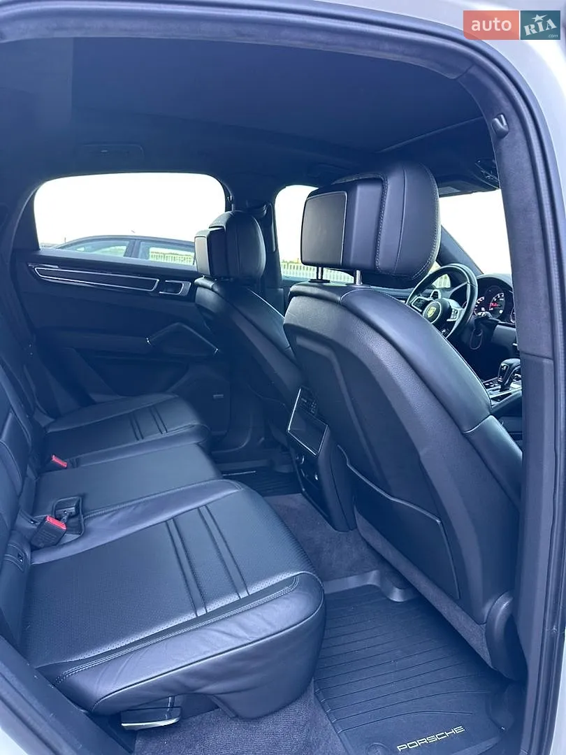 2020 Porsche Cayenne Coupe - мініатюра 19