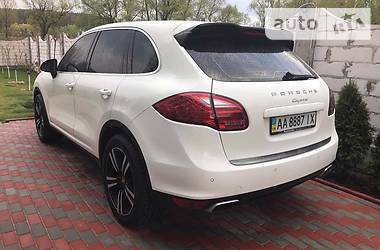 Позашляховик / Кросовер Porsche Cayenne 2011 в 
