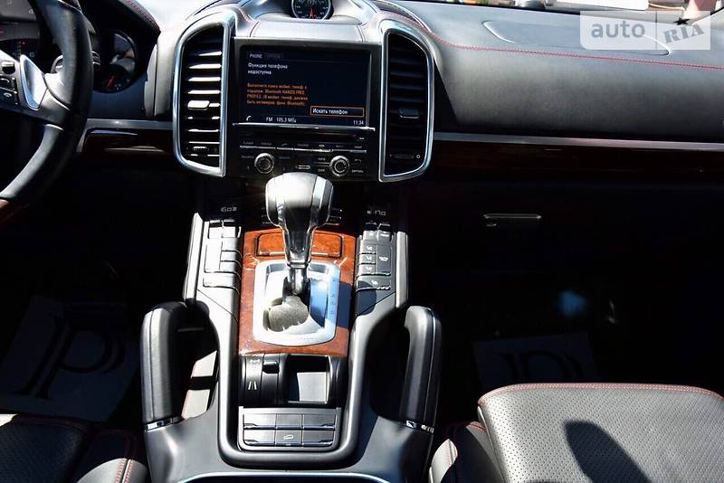 Позашляховик / Кросовер Porsche Cayenne 2013 в Одесі