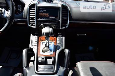 Позашляховик / Кросовер Porsche Cayenne 2013 в 