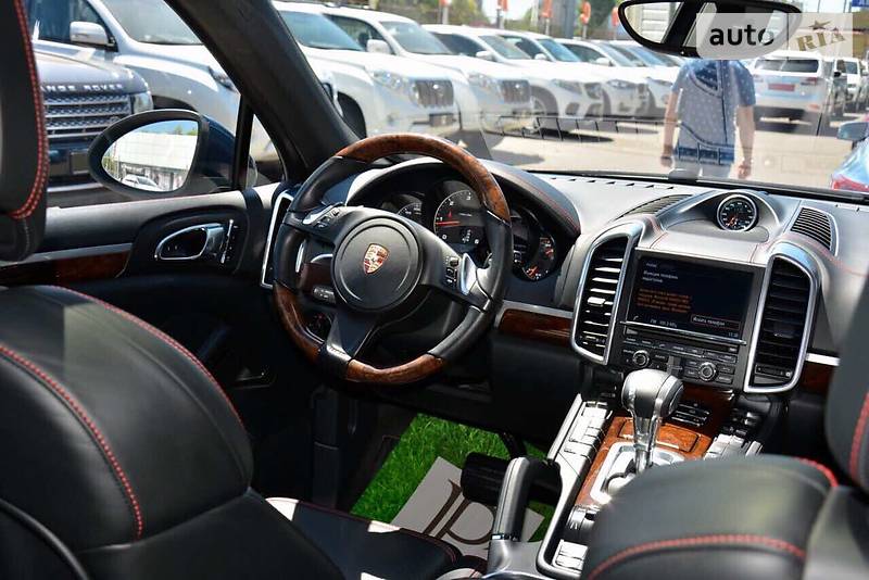 Позашляховик / Кросовер Porsche Cayenne 2013 в Одесі