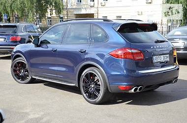 Внедорожник / Кроссовер Porsche Cayenne 2012 в Киеве