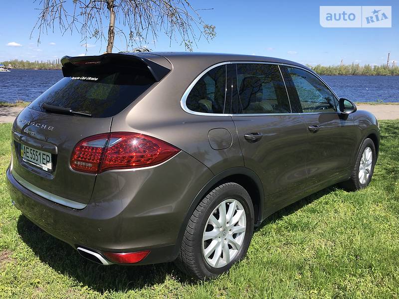 Porsche Cayenne 2011 года