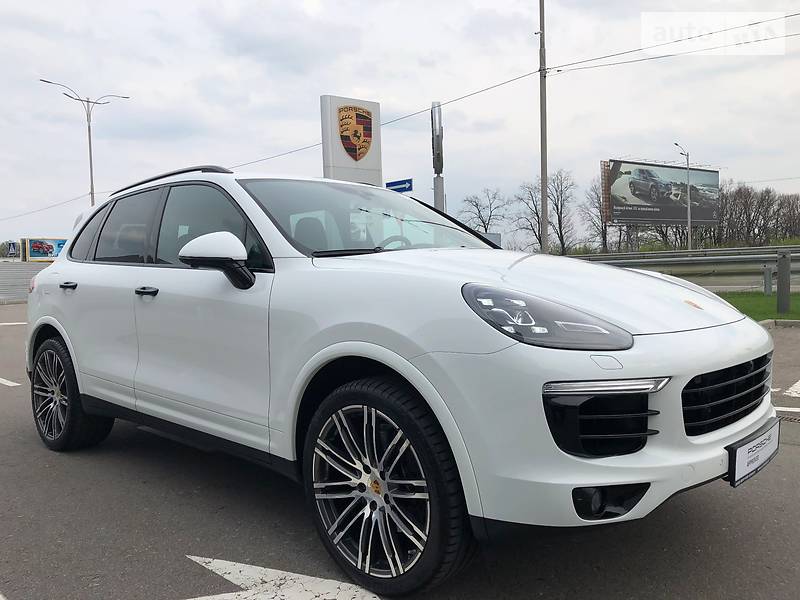 Porsche Cayenne 2017 року