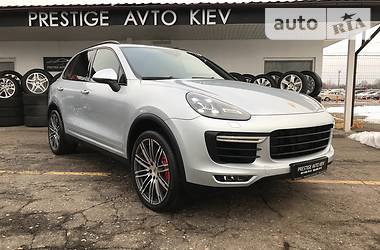 Внедорожник / Кроссовер Porsche Cayenne 2016 в Киеве