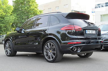 Внедорожник / Кроссовер Porsche Cayenne 2015 в Киеве